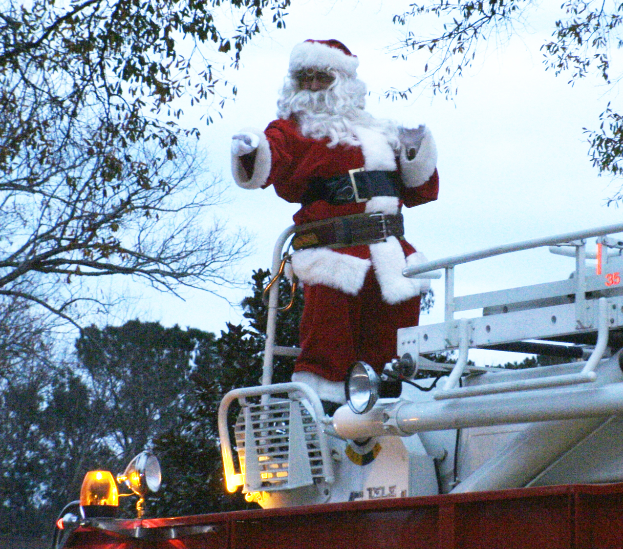Dillon Christmas Parade Rings In The Holiday Season The Dillon Herald